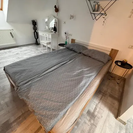 Luminous Attic In Central Appartement